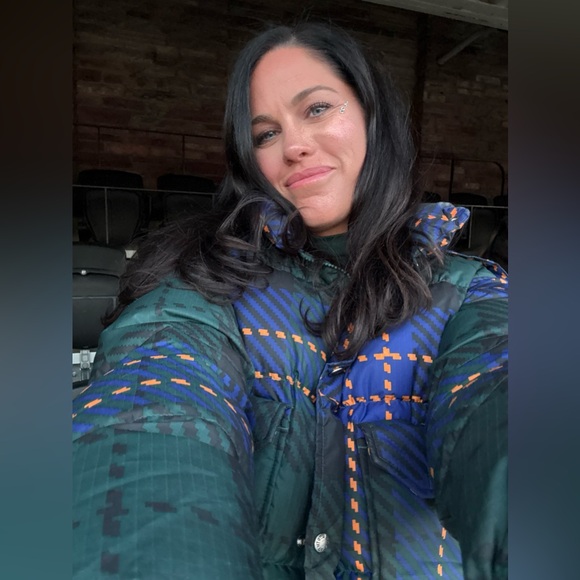 Meet your Posher, Meredith - Picture 1 of 1